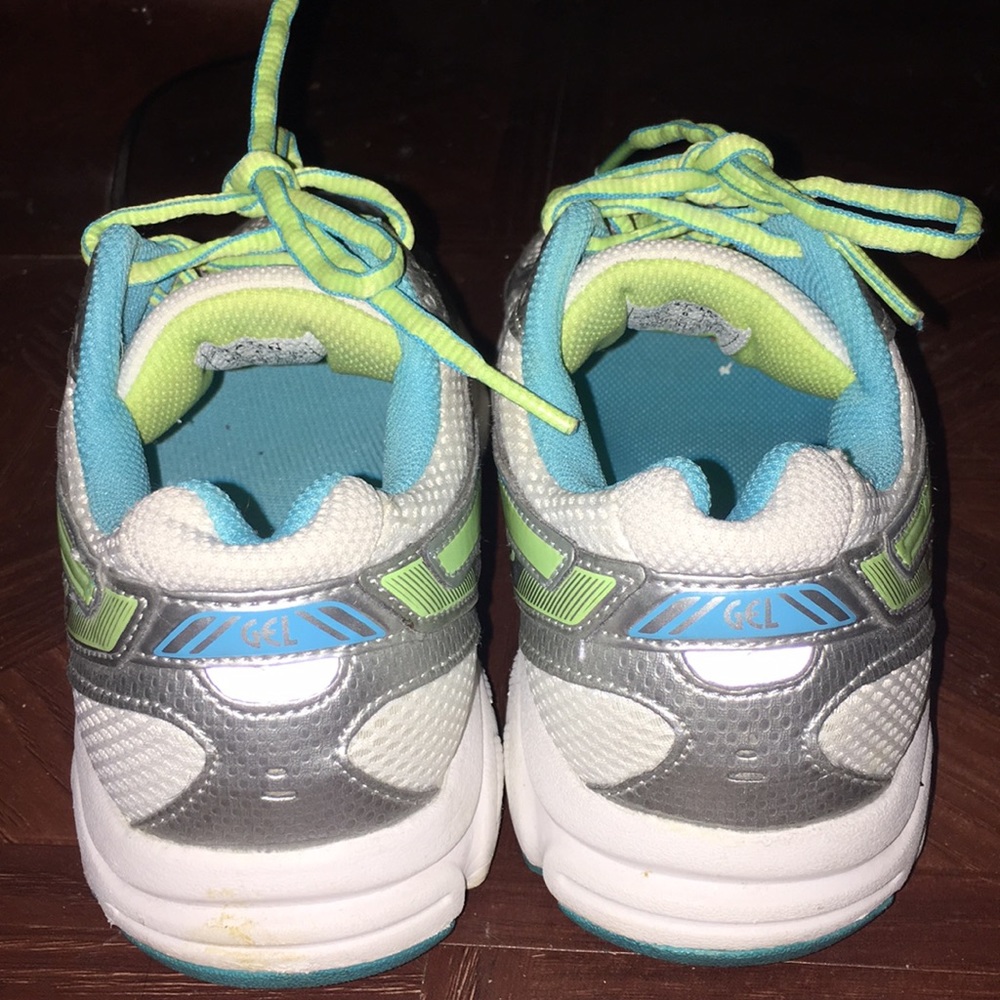 ASICS - Picture 3 of 4